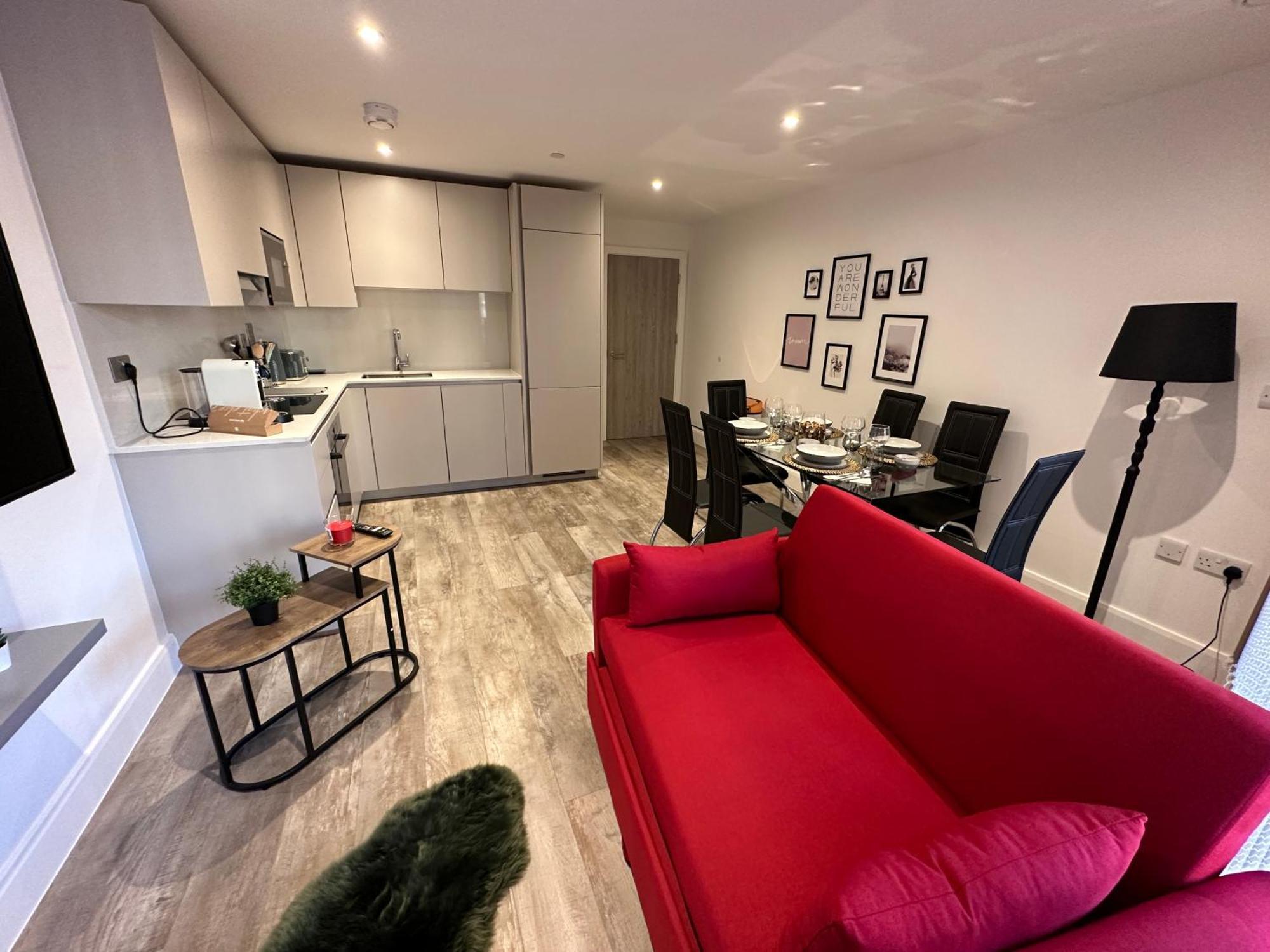 Luxury 2 Bedrooms - 2 Bathrooms - F5 *
