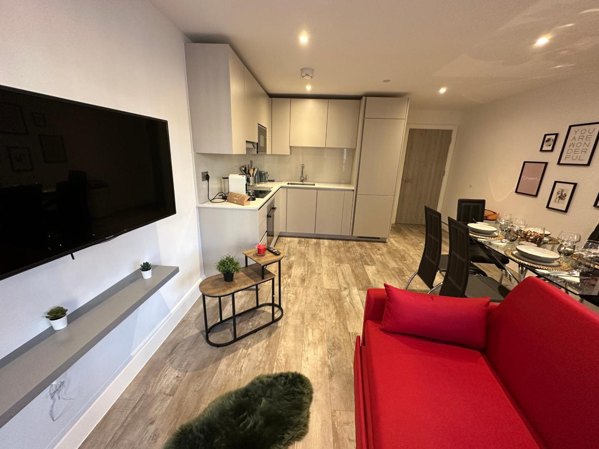 Luxury 2 Bedrooms - 2 Bathrooms - F5 London