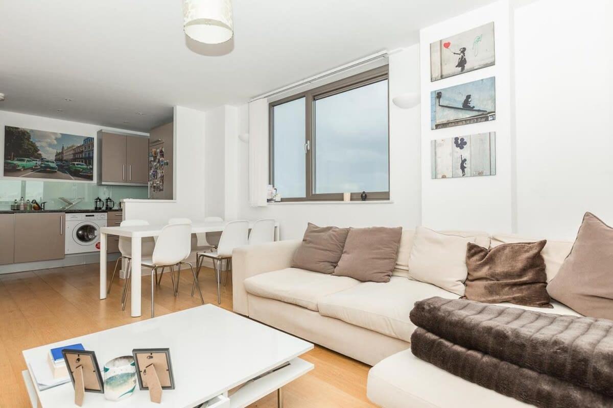 Apartment 2 Bedroom East With Amazing Views *