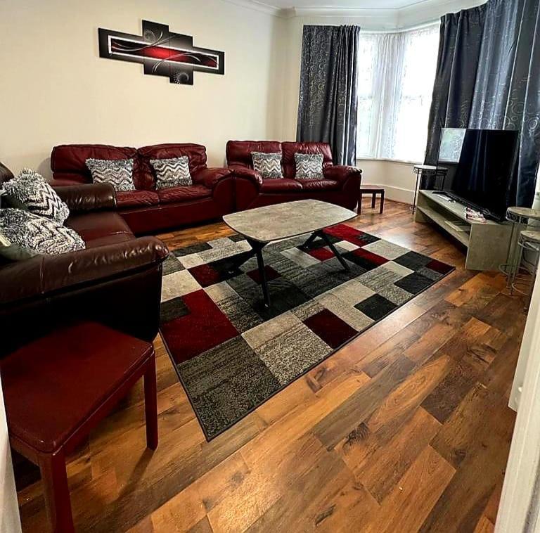Woodgreen House Guest house *