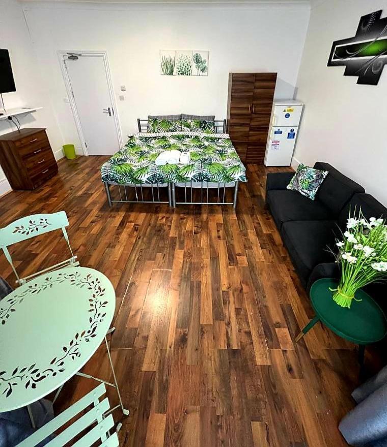 Woodgreen House Guest house