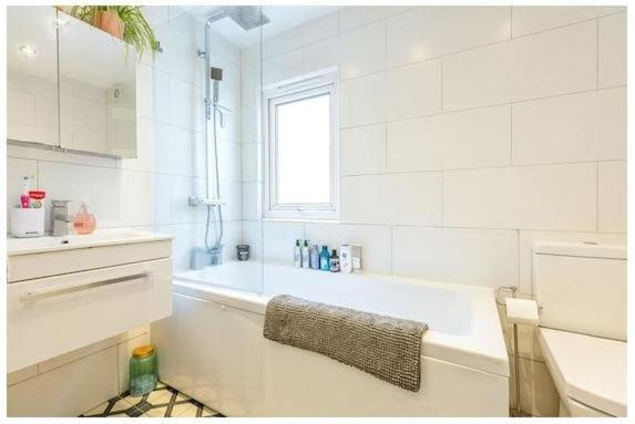 Stylish, 2 Bed Apartment, Muswell Hill Apartment