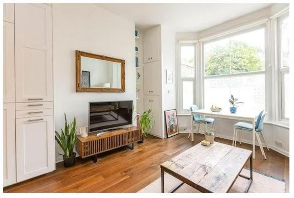 Stylish, 2 Bed Apartment, Muswell Hill