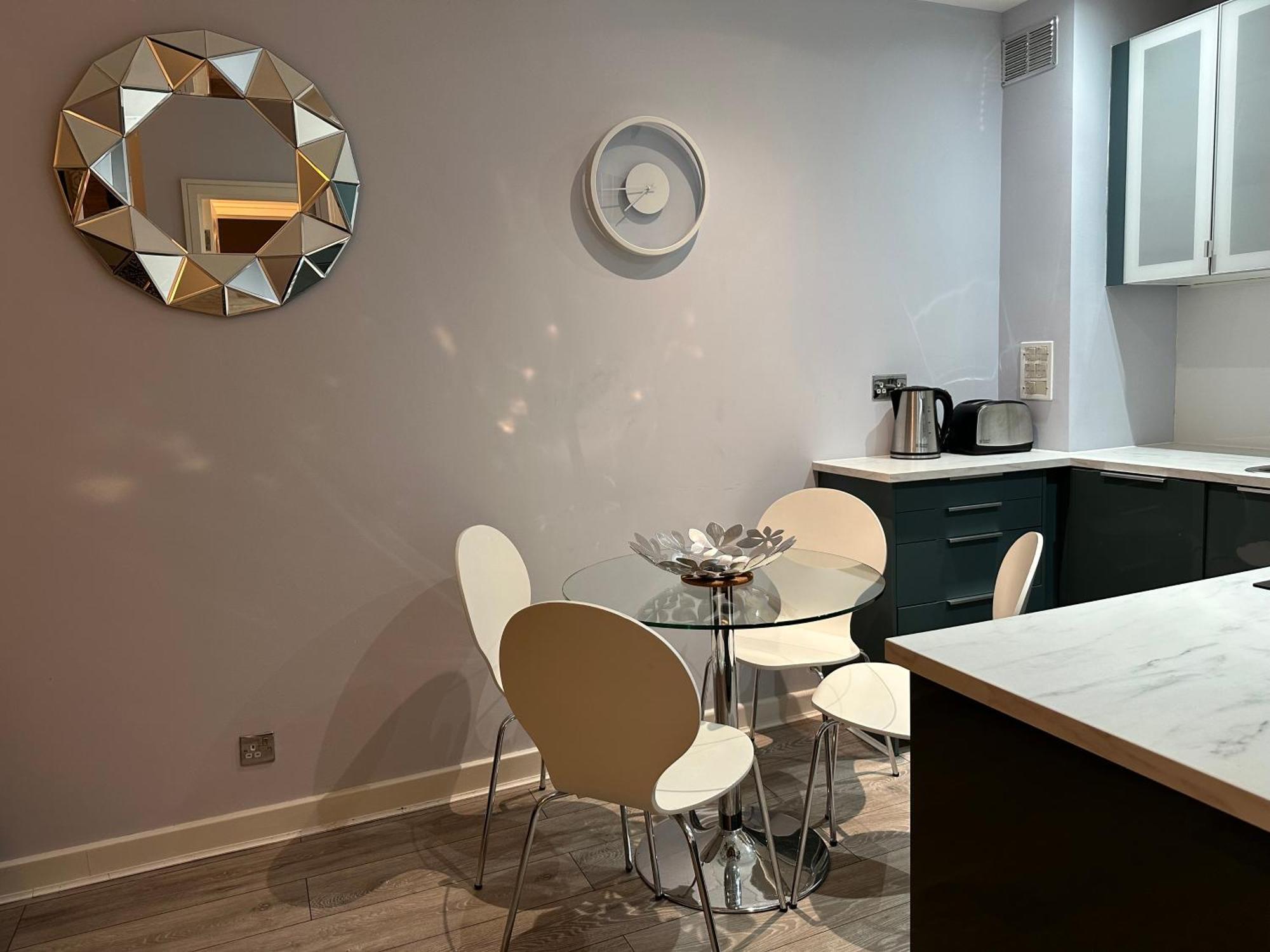 Modern Flat - Fantastic Location 10 Min Walking To Oxford Street! * London