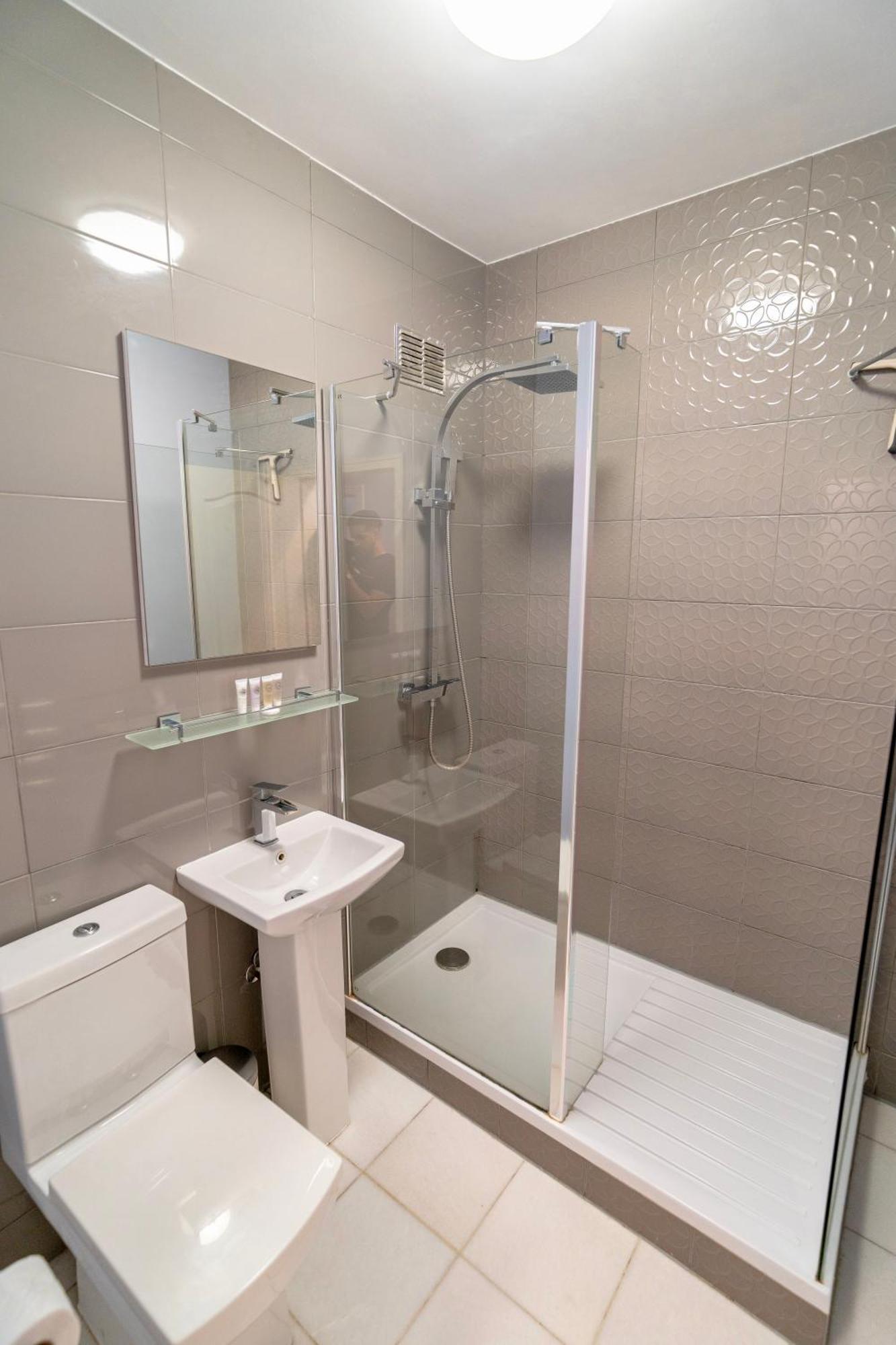Modern Flat - Fantastic Location 10 Min Walking To Oxford Street! * London