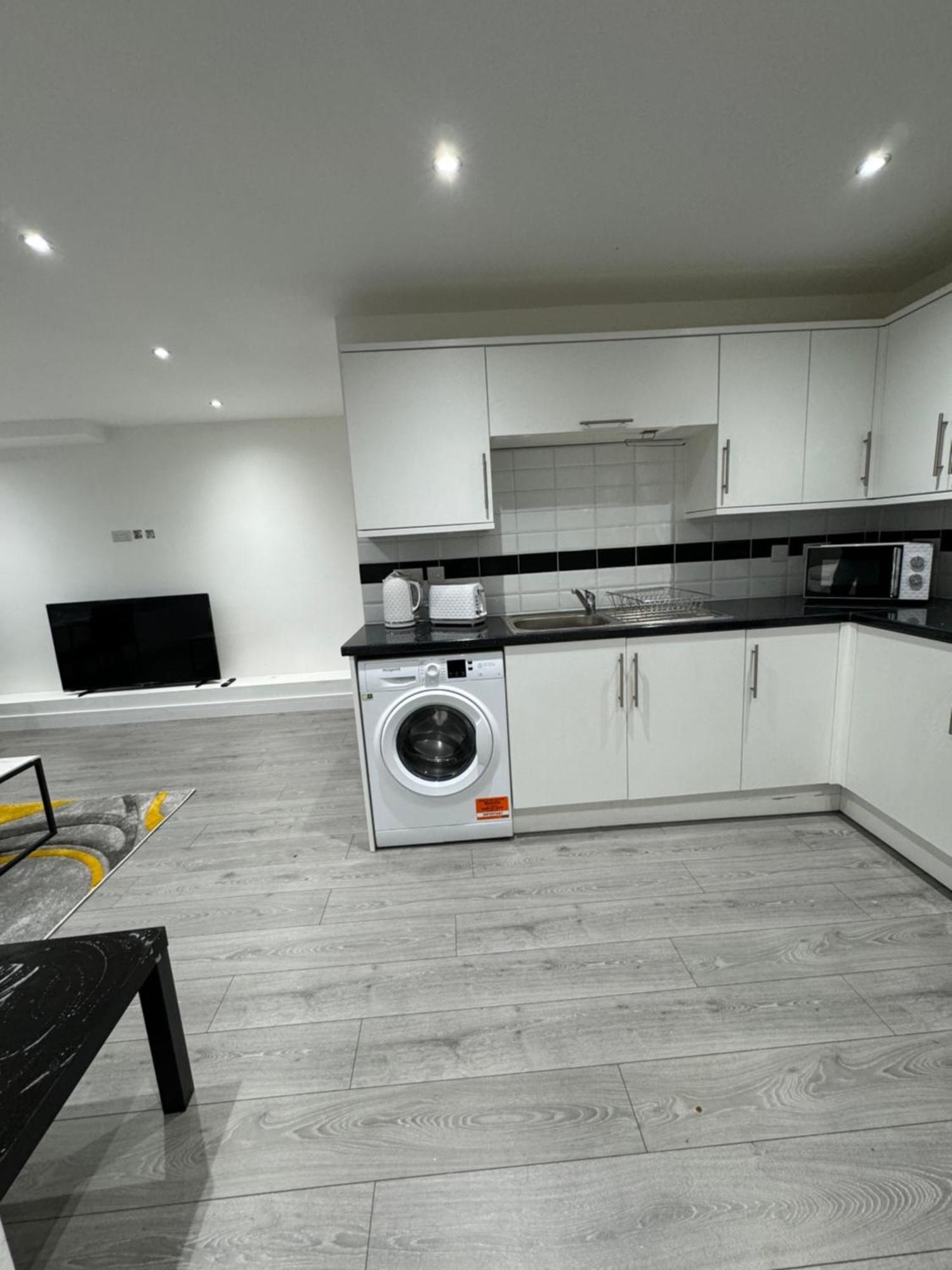 Fully Furnished 1 Bedroom Flat London