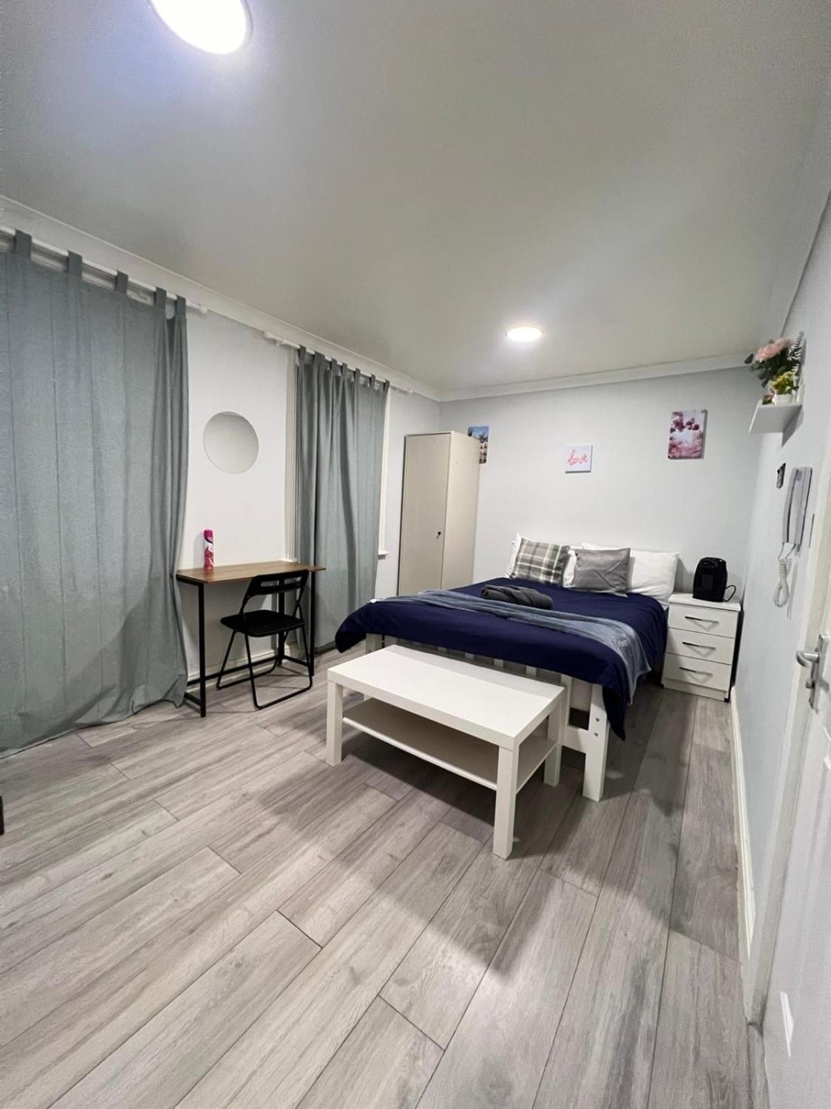 Acton House Apartment