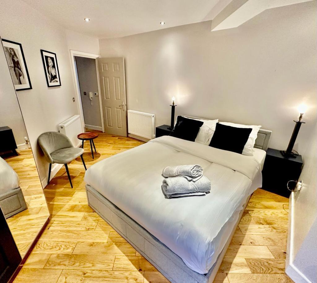30 Secs To Euston Station Apartment London