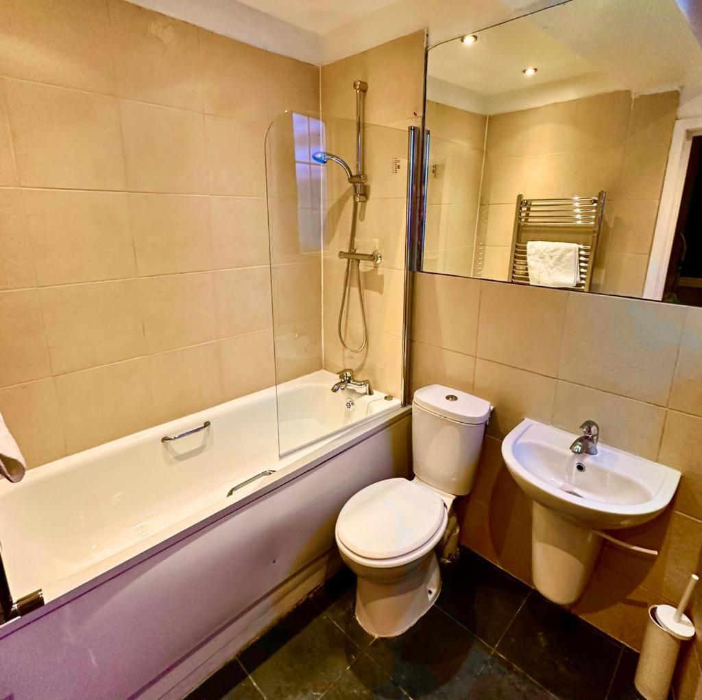 Apartment 30 Secs To Euston Station London