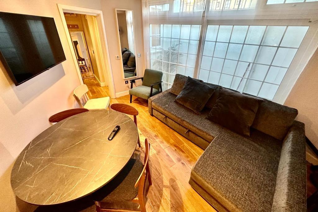 30 Secs To Euston Station * London