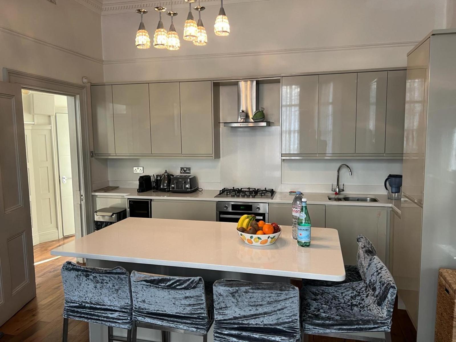 Stunning Holland Park- Sleeps 6 Appartement
