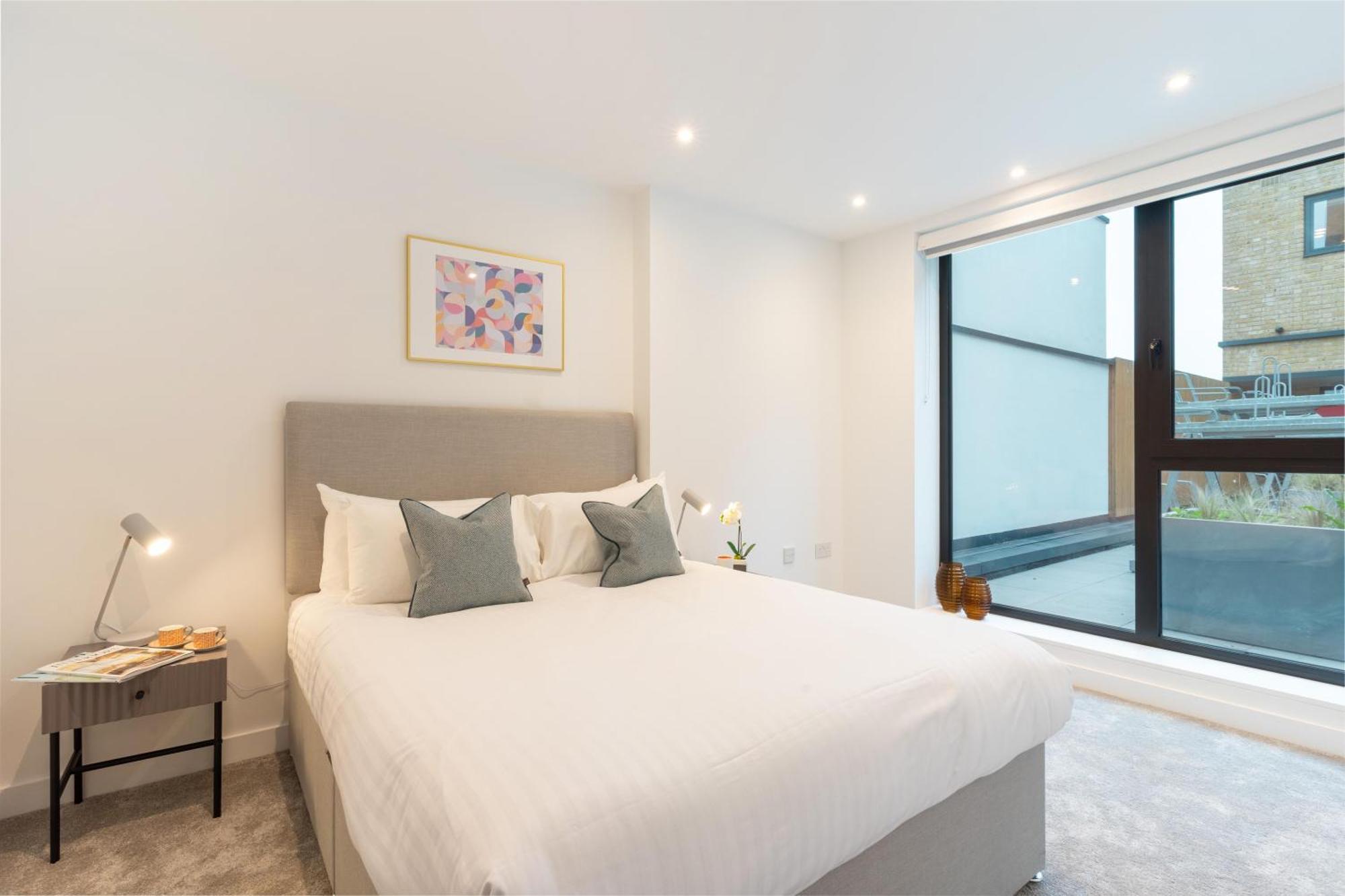 Urban Chic - Marine Apartment London