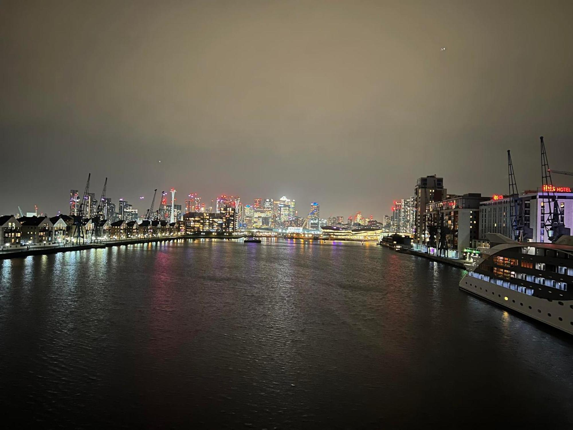 Luxury Dockview 3 Beds Excel London