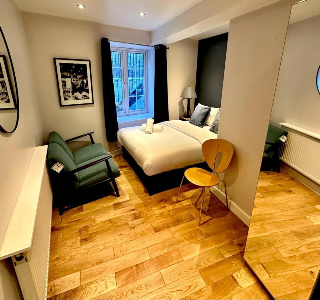 Apartment 30 Secs To Euston Station London