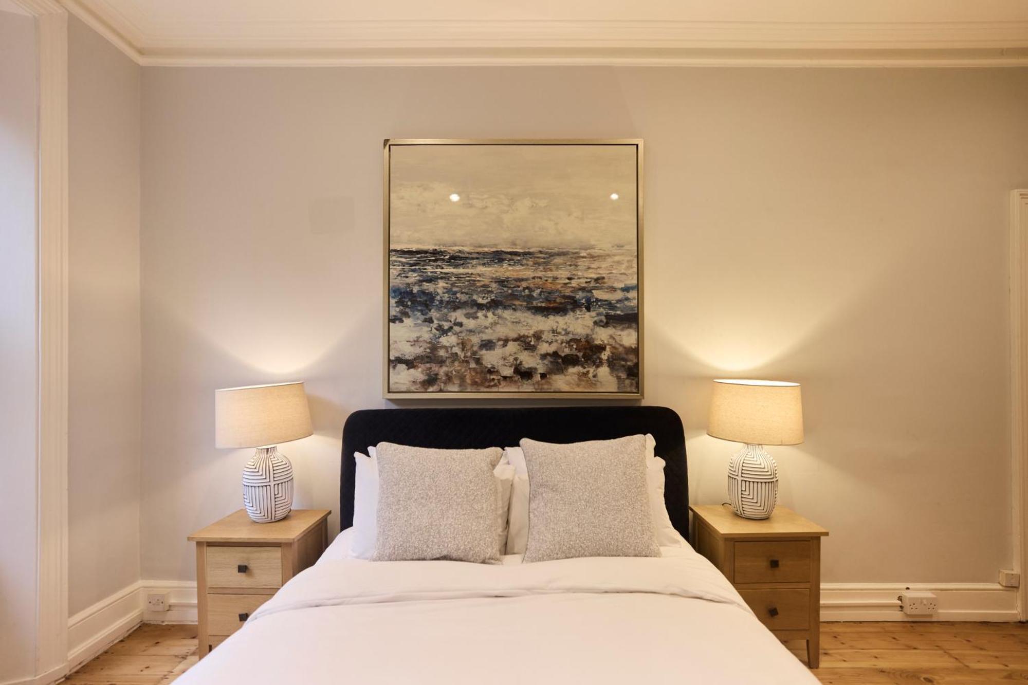 The West Kensington Hideout - Cozy 2bdr Flat With Garden * London