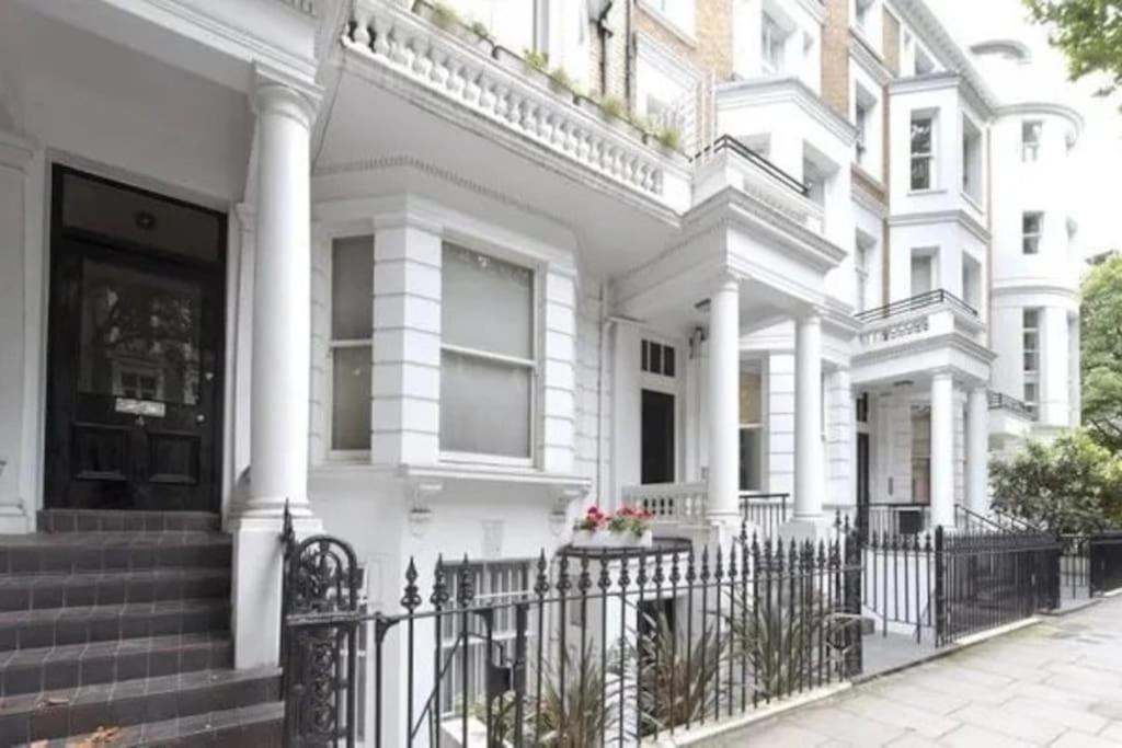 Kensington Spacious Apartment *