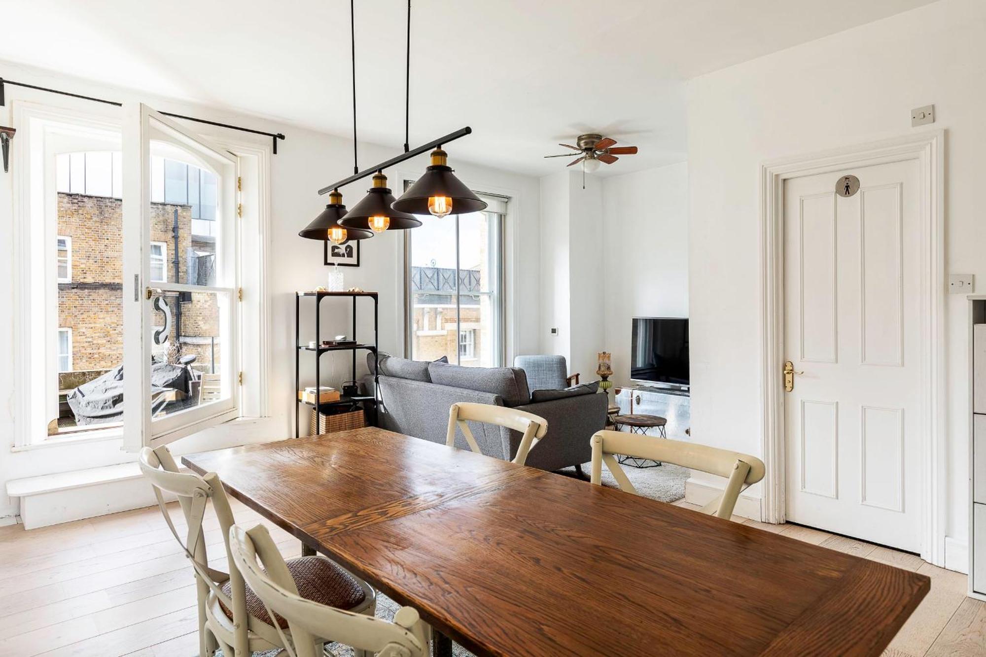 Apartment Converted Brewery With Terrace London