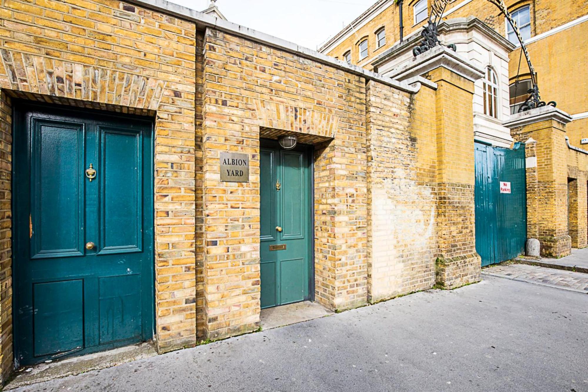 Converted Brewery With Terrace Apartment London