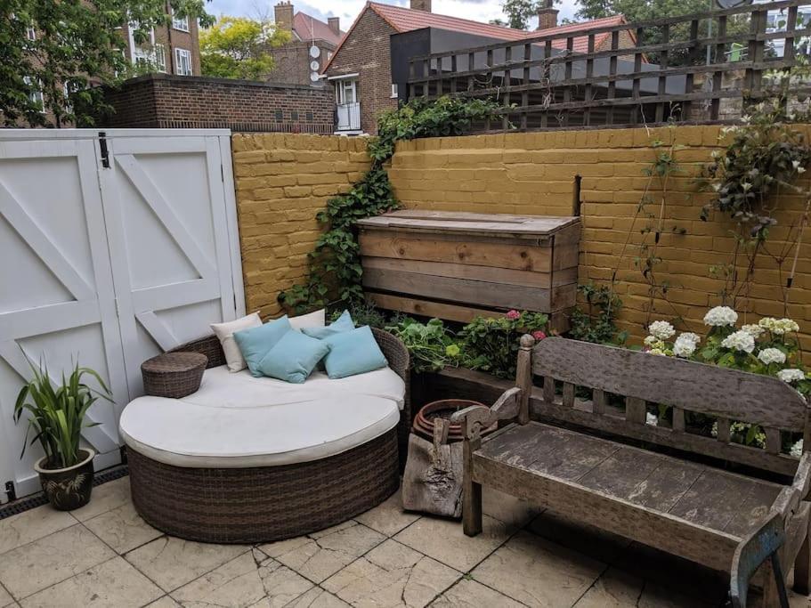 Apartment Stylish 1 Bed With Large Plant Filled Garden London