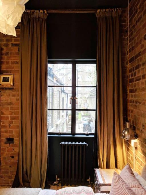 Apartment Stylish 1 Bed With Large Plant Filled Garden London