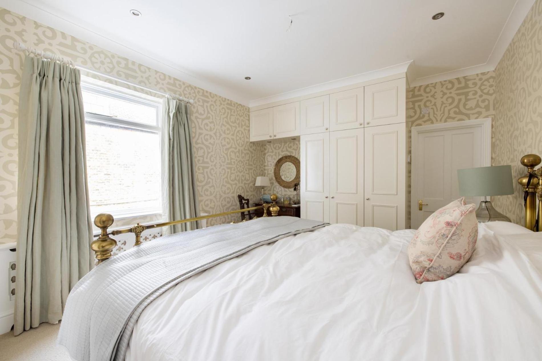 Fabulous 4 Bedroom Family In Fulham Apartment London