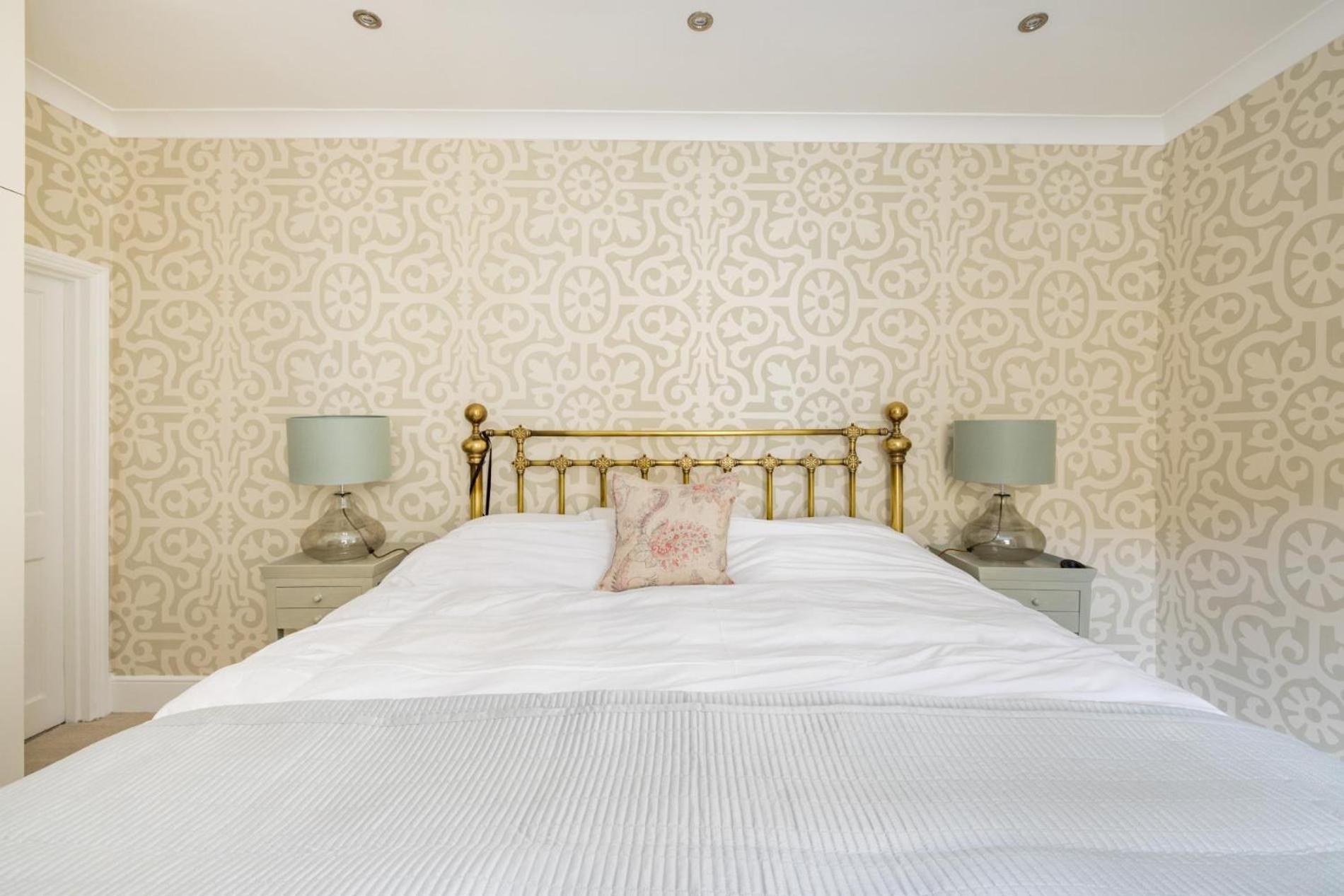 Fabulous 4 Bedroom Family In Fulham Apartment London