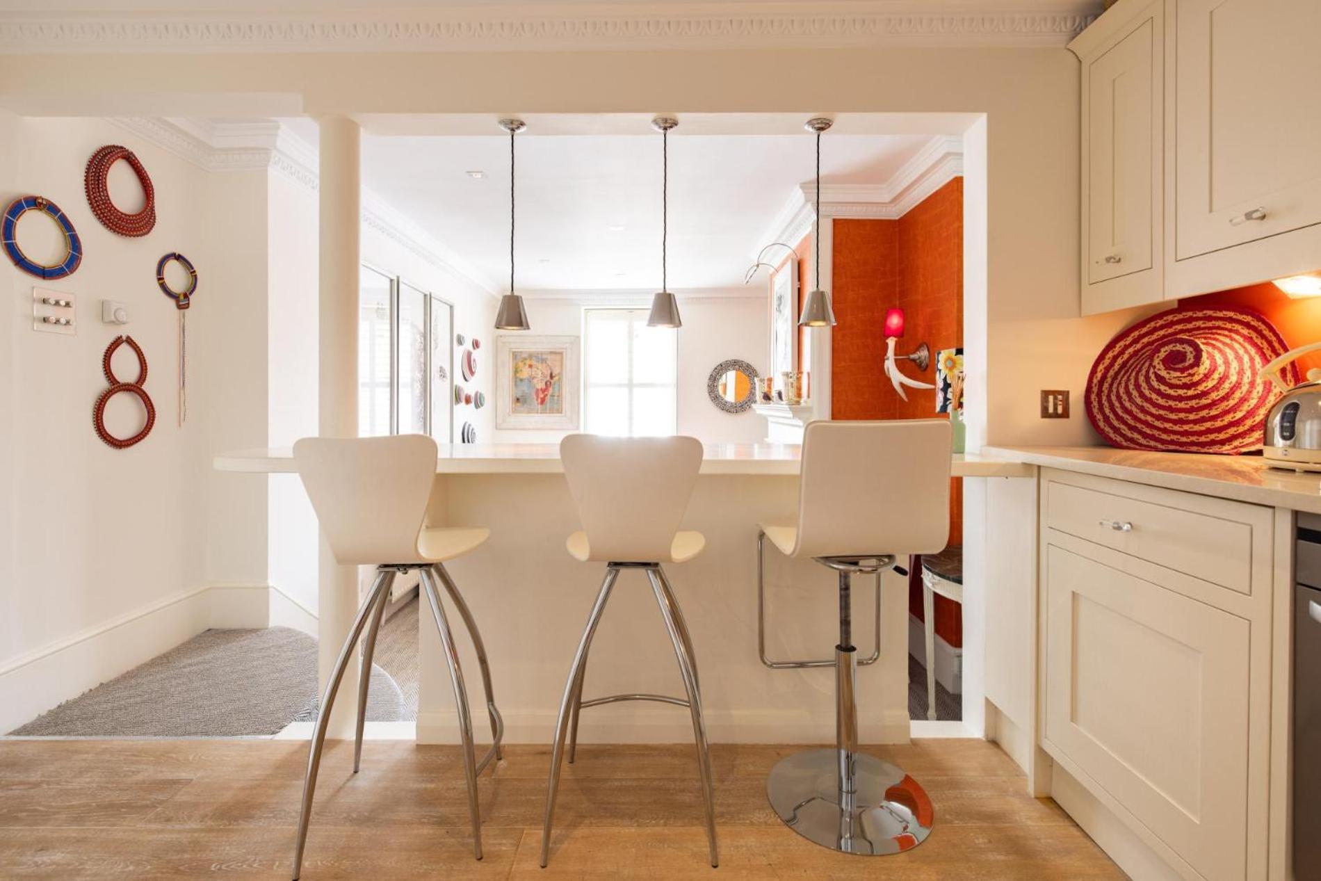 A Royal - Stylish 2 Bedroom In Kensington Apartment *