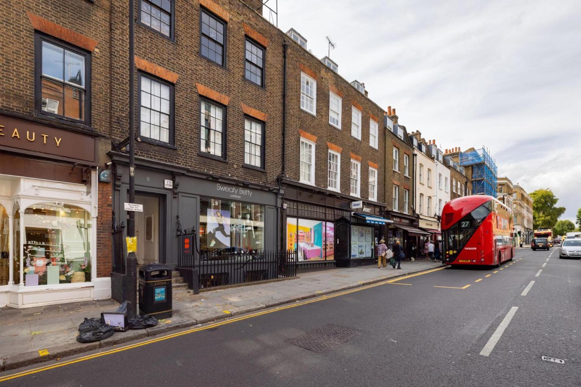 A Royal - Stylish 2 Bedroom In Kensington Apartment *
