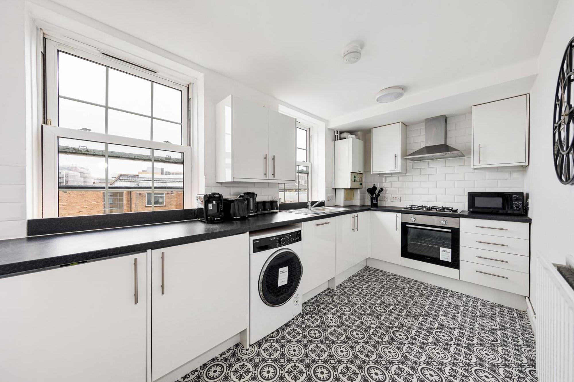 Sleek Shoreditch Hideout - 2 Bed Gem With Balcony In Apartamento Londres
