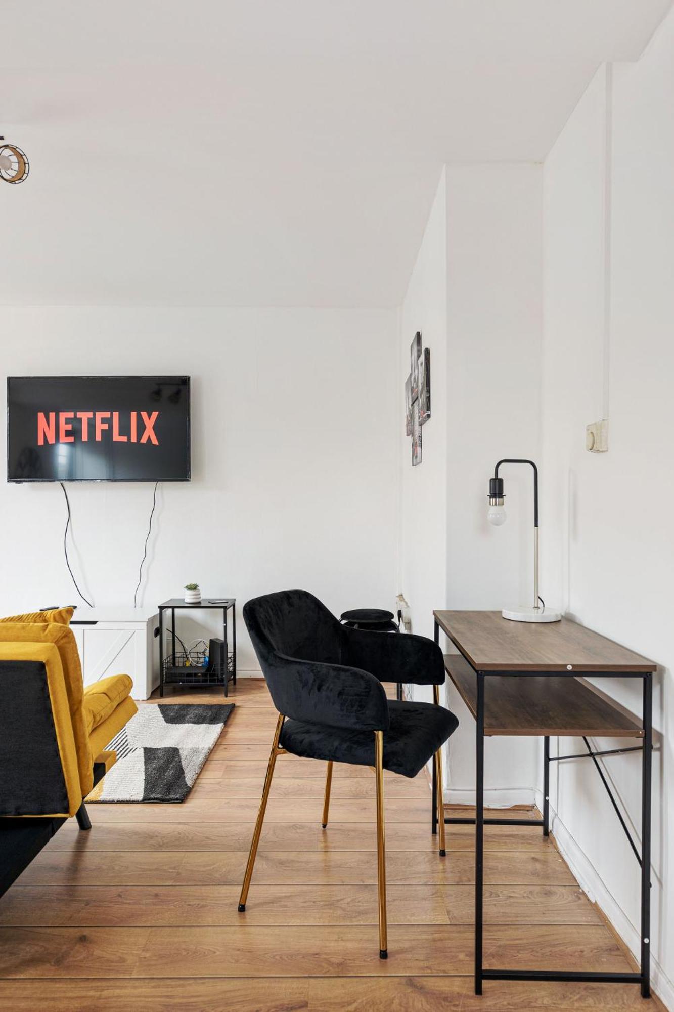 Sleek Shoreditch Hideout - 2 Bed Gem With Balcony In Apartamento