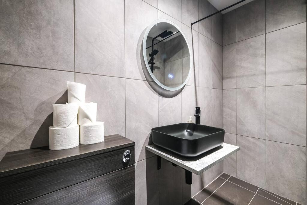 Quaint And Spacious Piccadilly Sleep 6 Vrd Appartement Londen