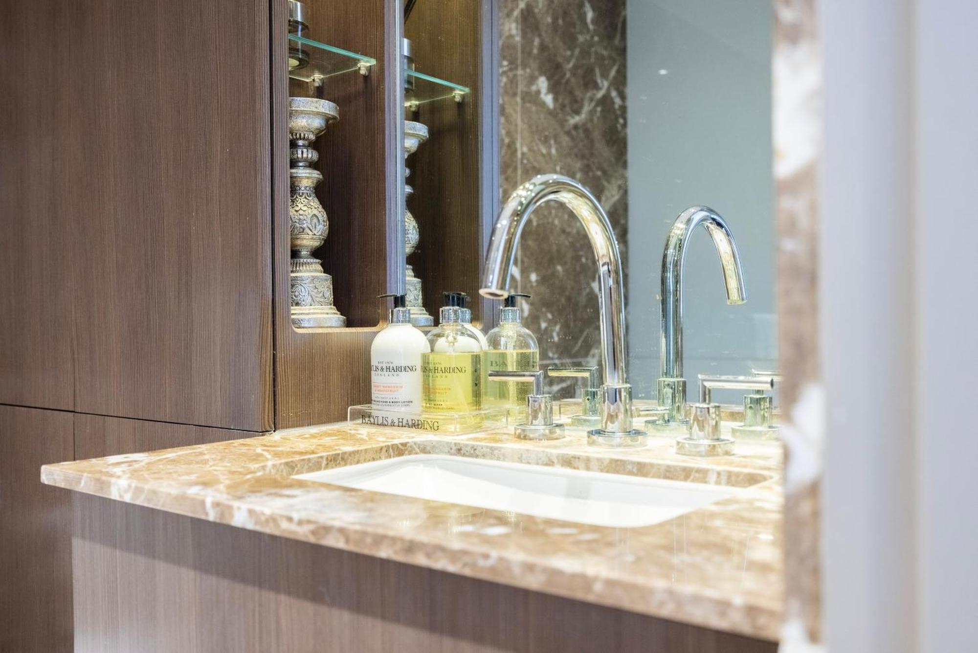 Apartment Chelsea Harbour Living