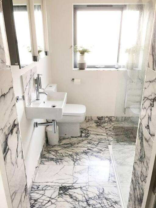 Designer Hackney In Clapton *