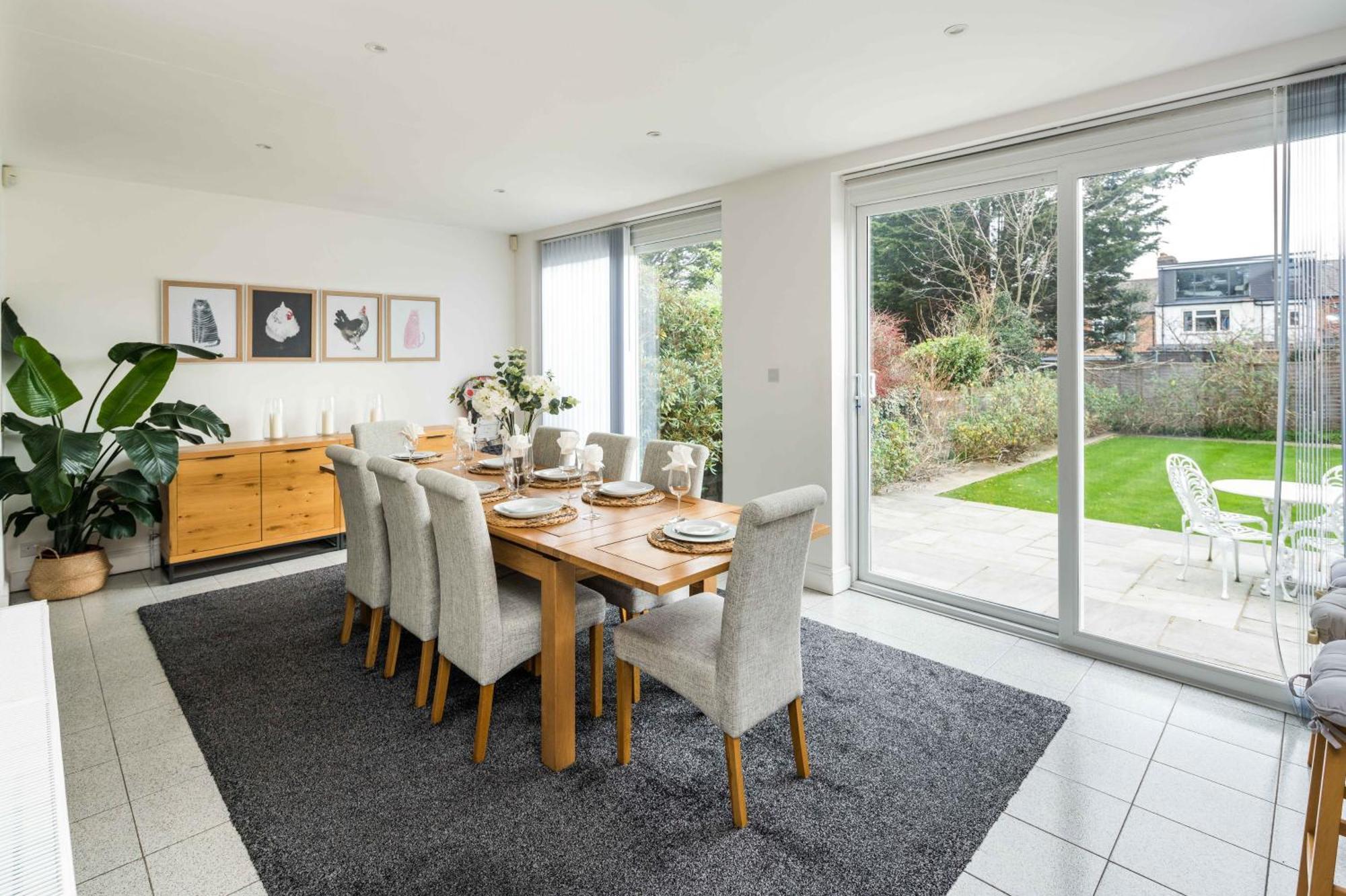 Contemporary 5 Bedroom With Garden North Finchley Сasa de vacaciones