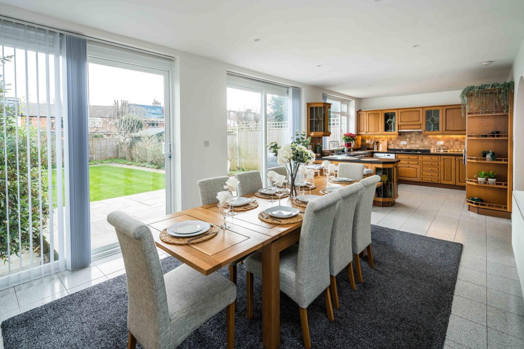 Contemporary 5 Bedroom With Garden North Finchley Сasa de vacaciones *