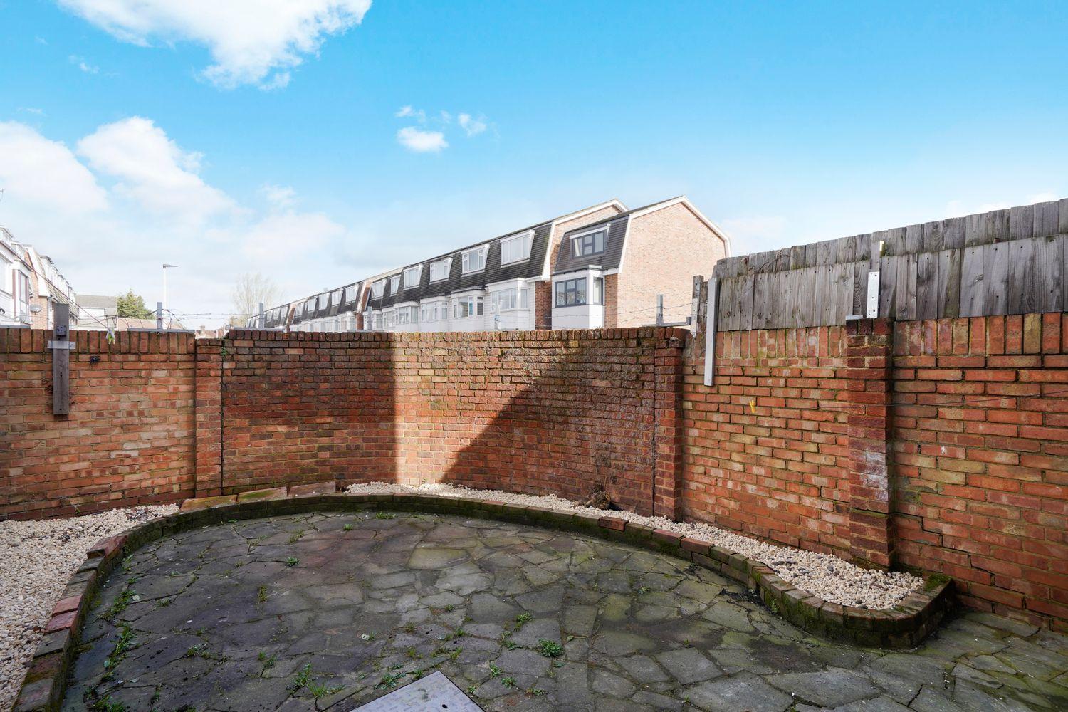 Apartment Spacious, 4 Bed, Garden, Parking, Excel