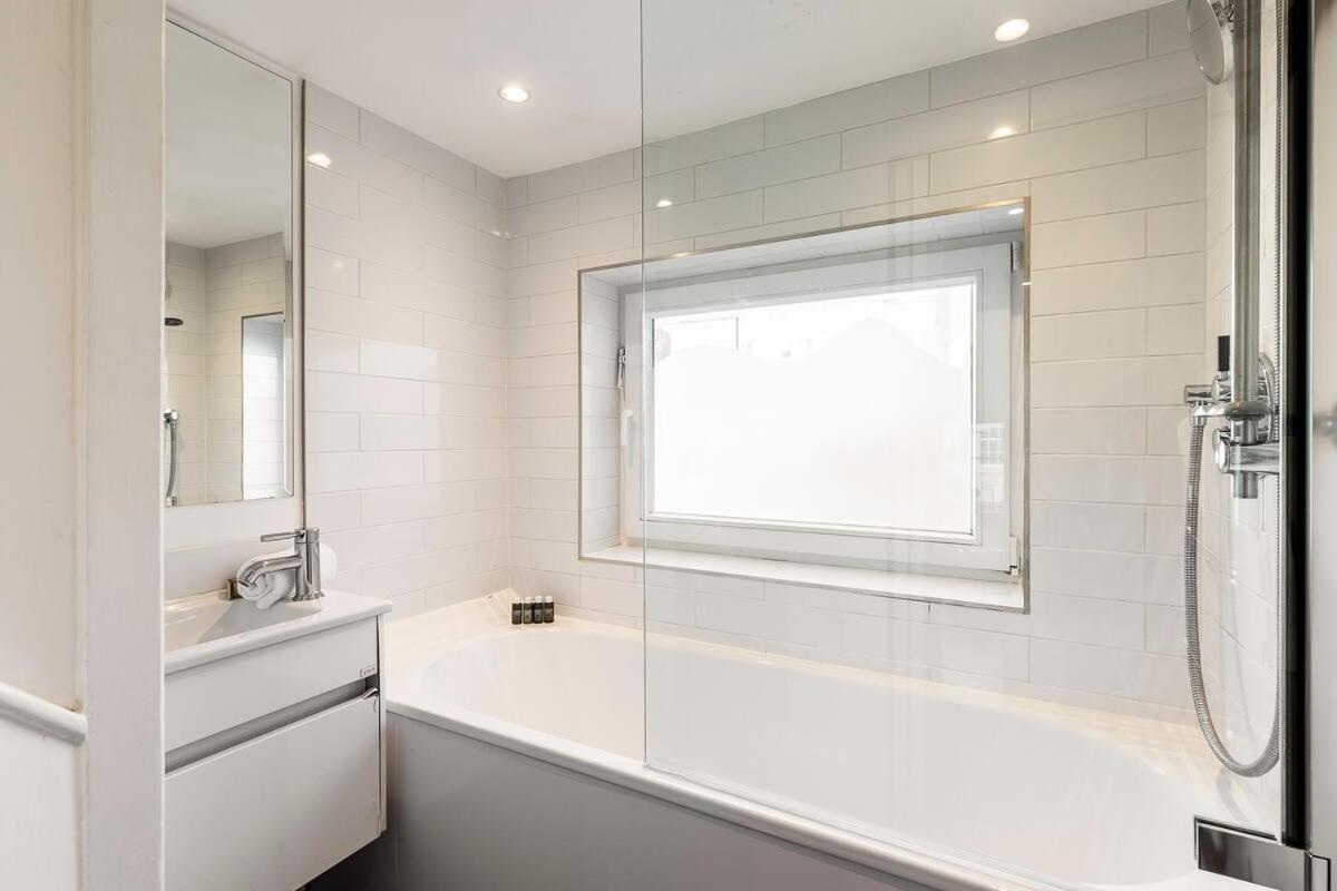 Apartment 1br Chic Covent Garden Retreat London