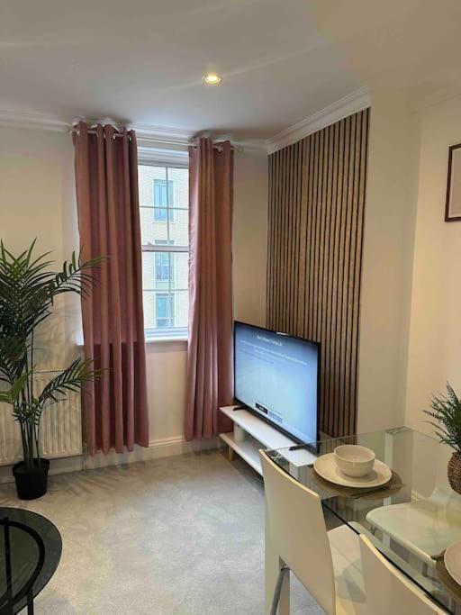 Apartment Entire Flat In Kensington