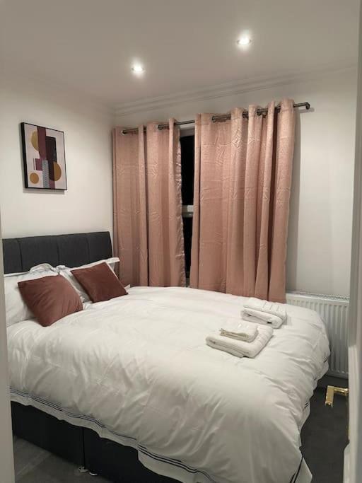 Entire Flat In Kensington Apartment London
