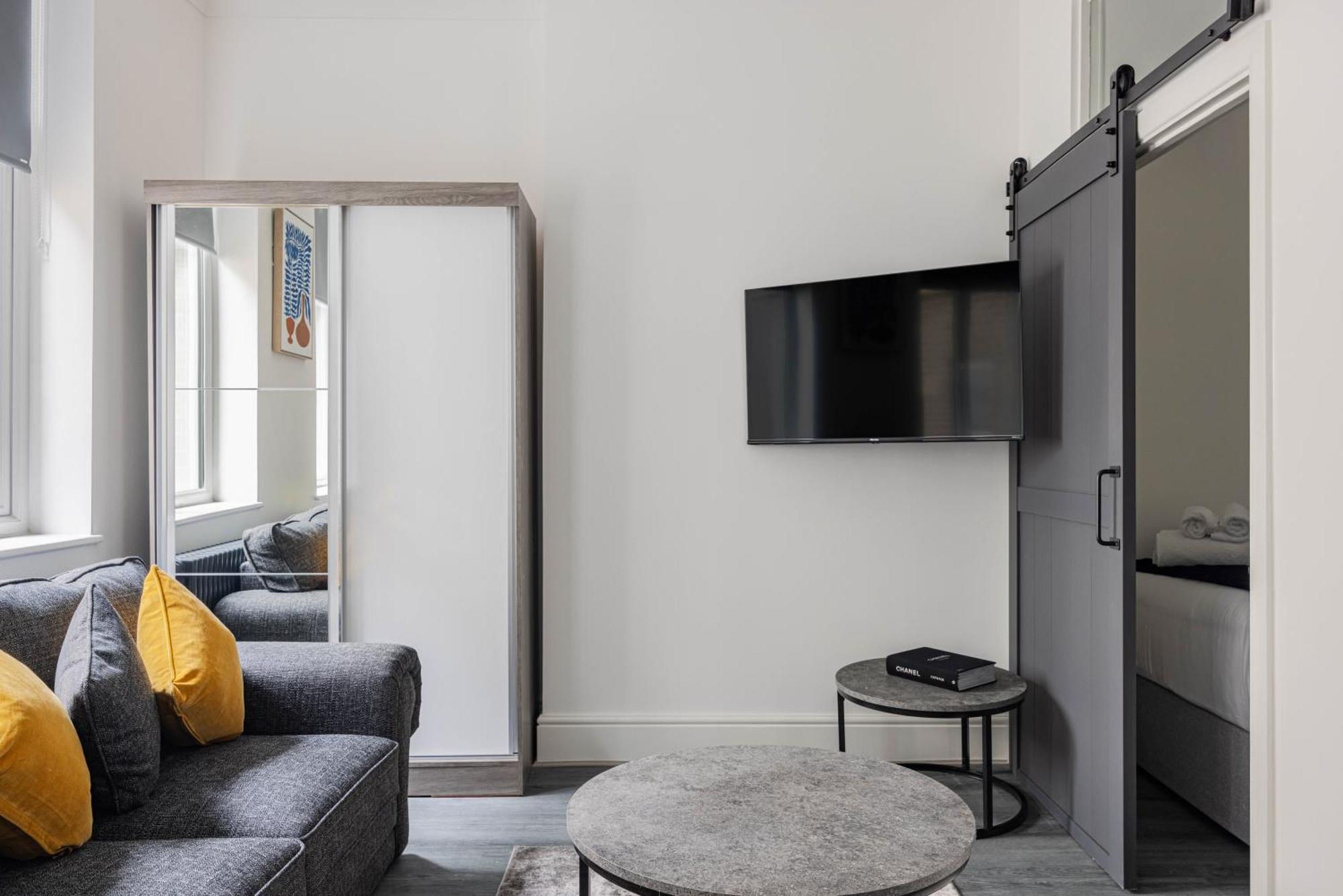 Edgware Road Apartment