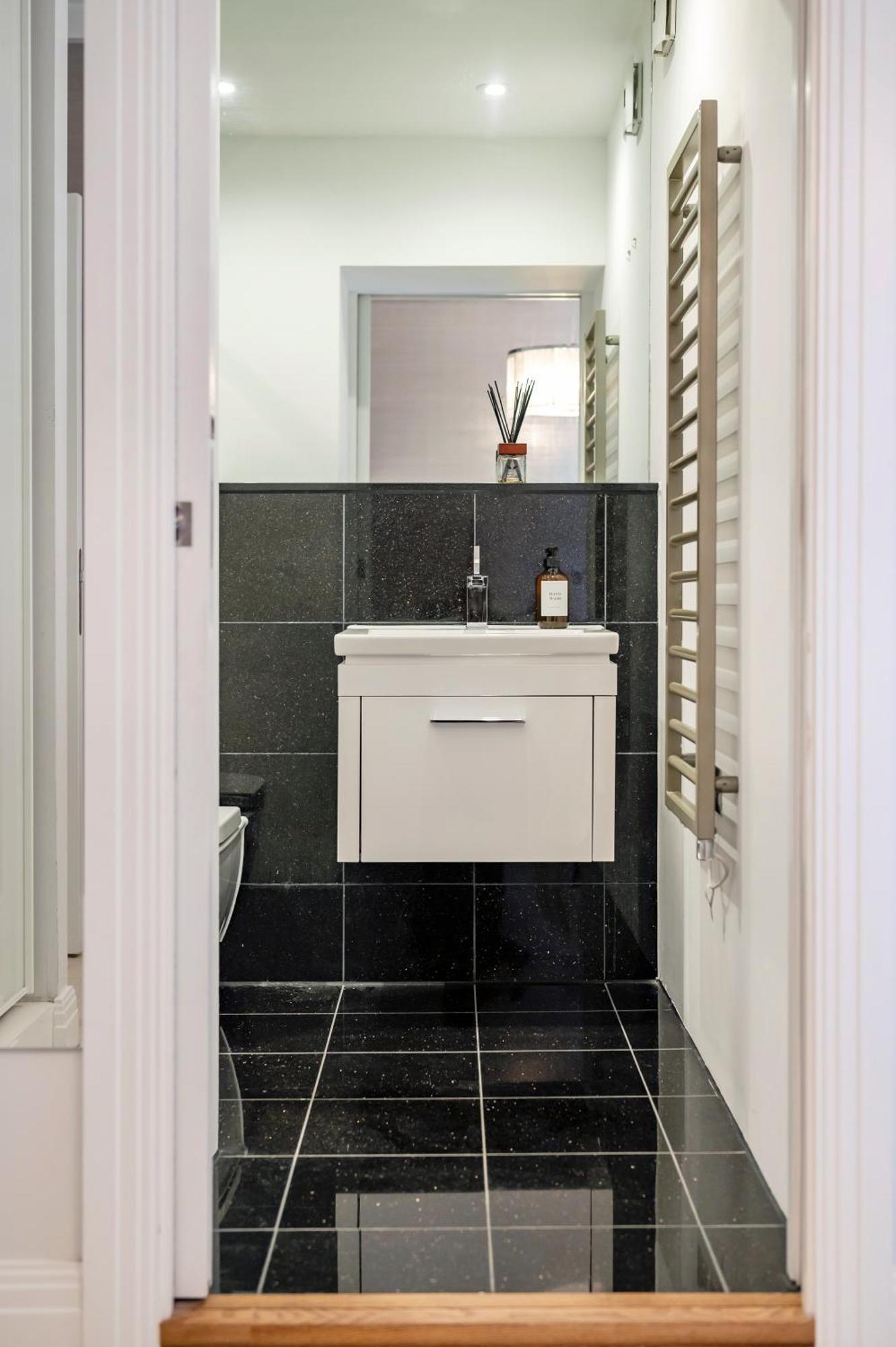 Appartement Aircon 2 Bedr, 3 Beds, 2 Bath Covent Garden, Subway
