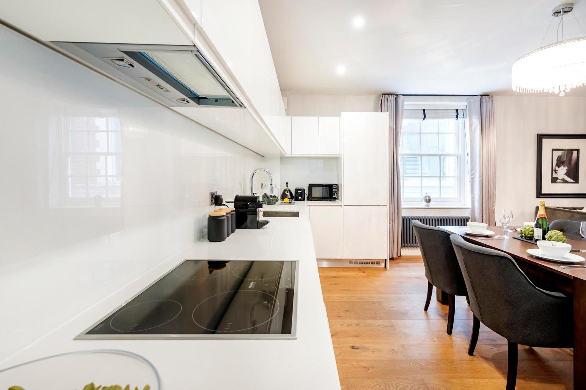 Aircon 2 Bedr, 3 Beds, 2 Bath Covent Garden, Subway Appartement Londen