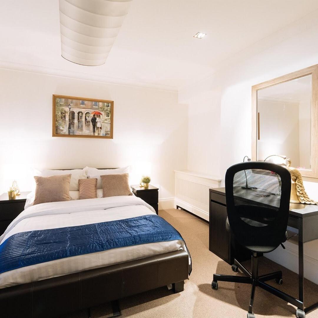 Curzon Residences Hotel *