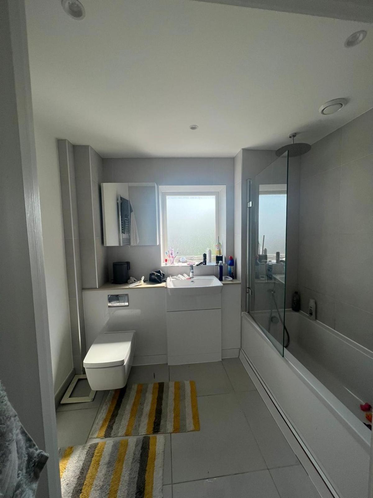 Apartment 2 Bedroom In Cricklewood