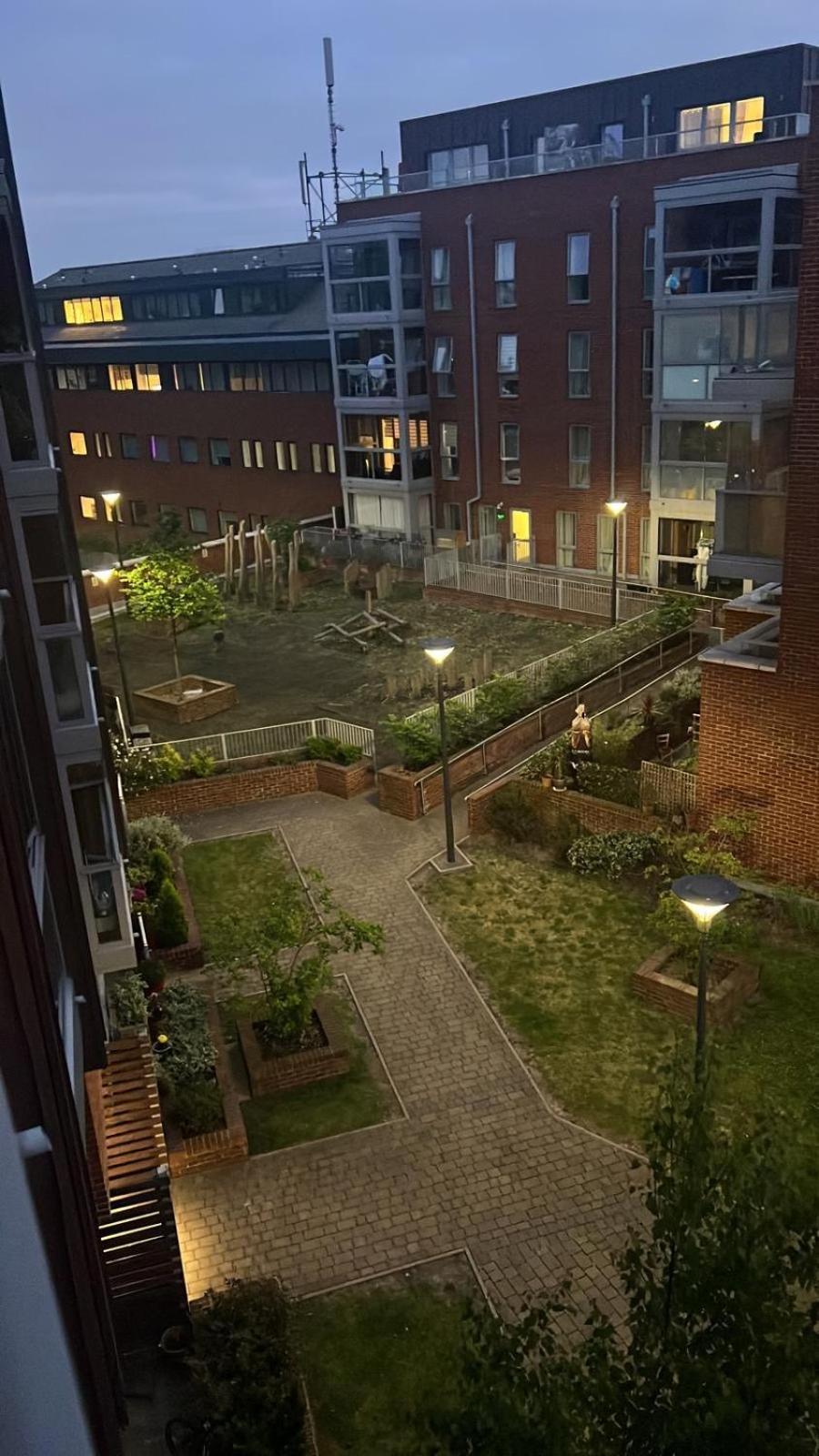 2 Bedroom In Cricklewood * London
