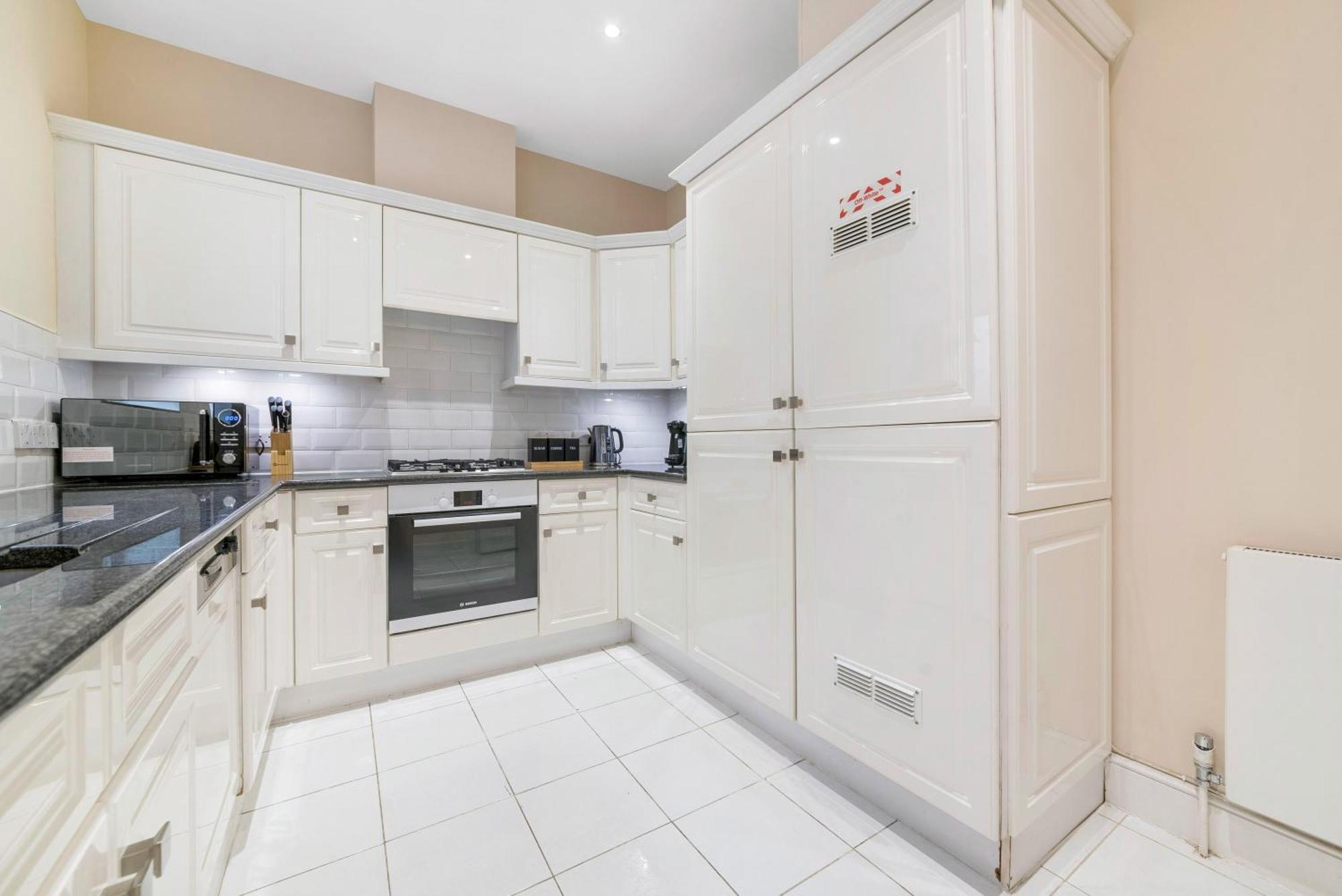 Apartment Spectacular 3 Bed In Berkeley Sq Mayfair London