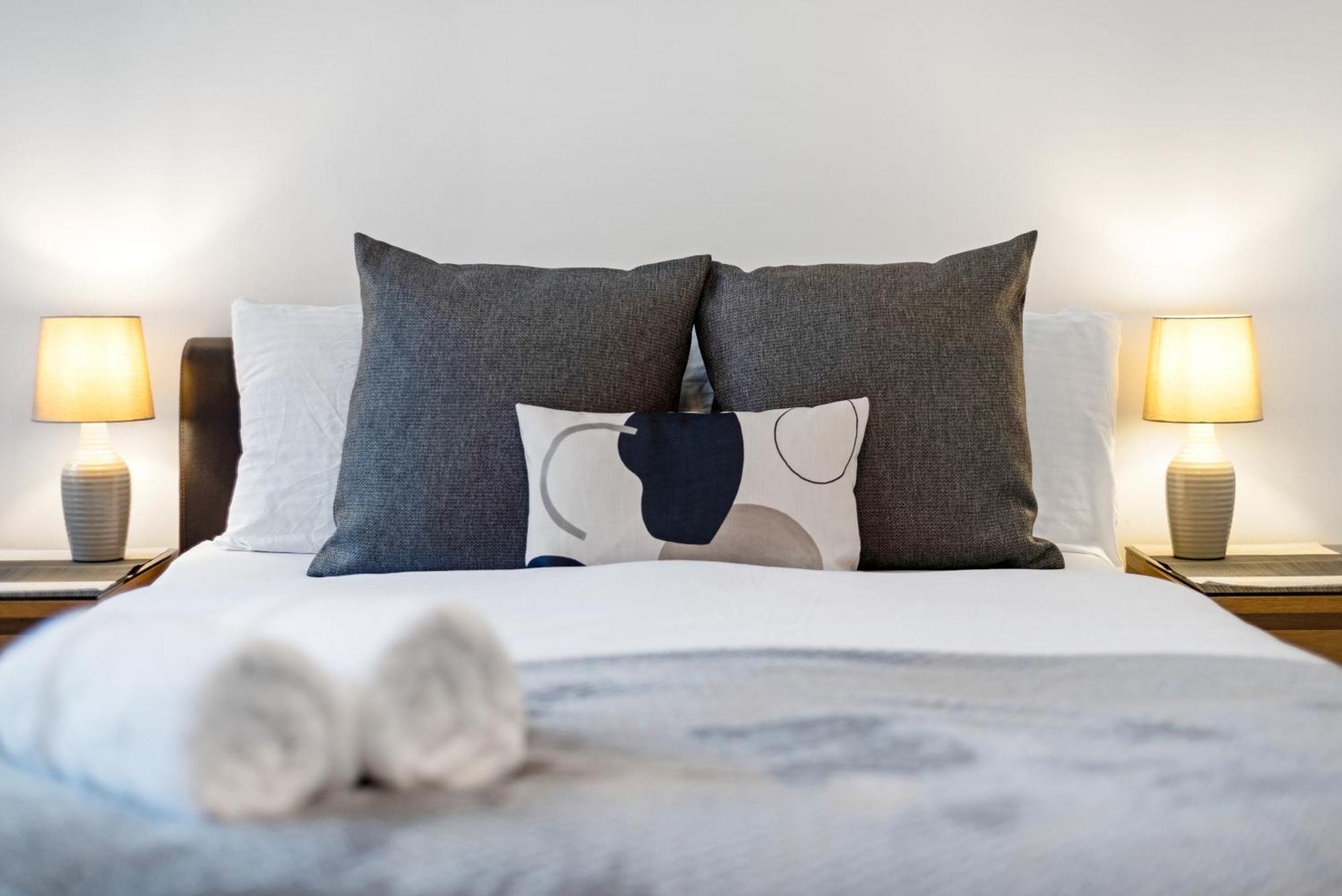 2bd Flat Opp Harrods - Sleeps 5 Appartement Londen
