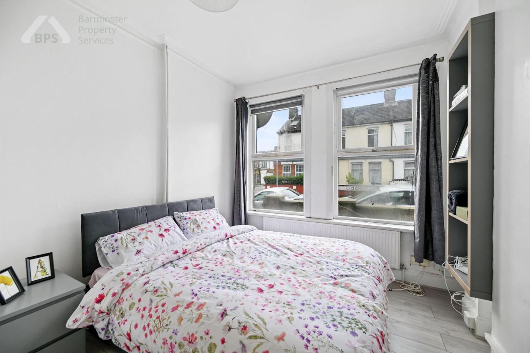 Cosy Tottenham Sleeps 4 Apartment