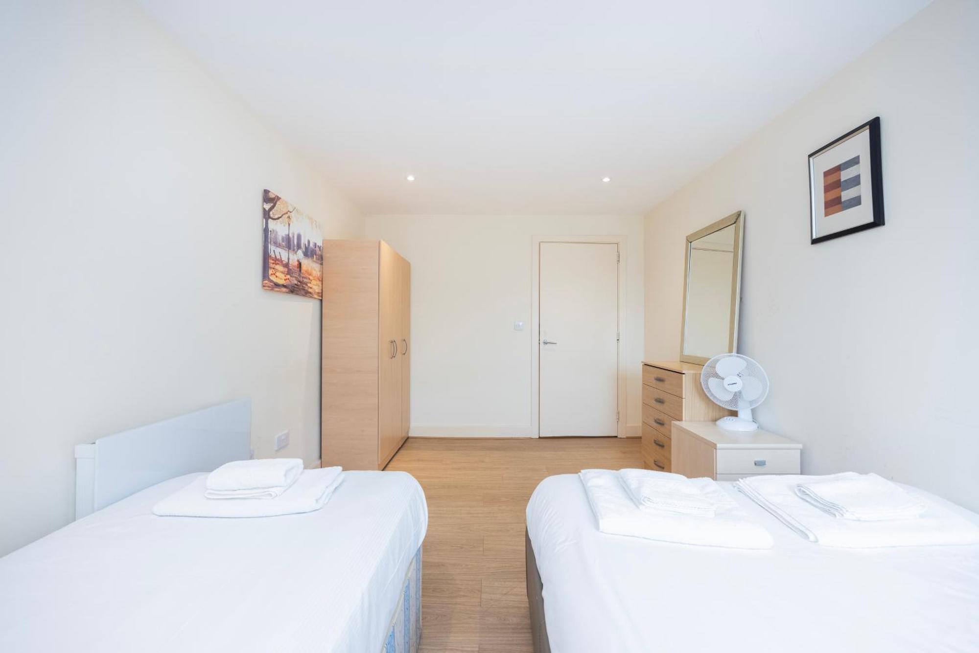 Appartement Heads On Bed - Docklands Canary Wharf Excel *