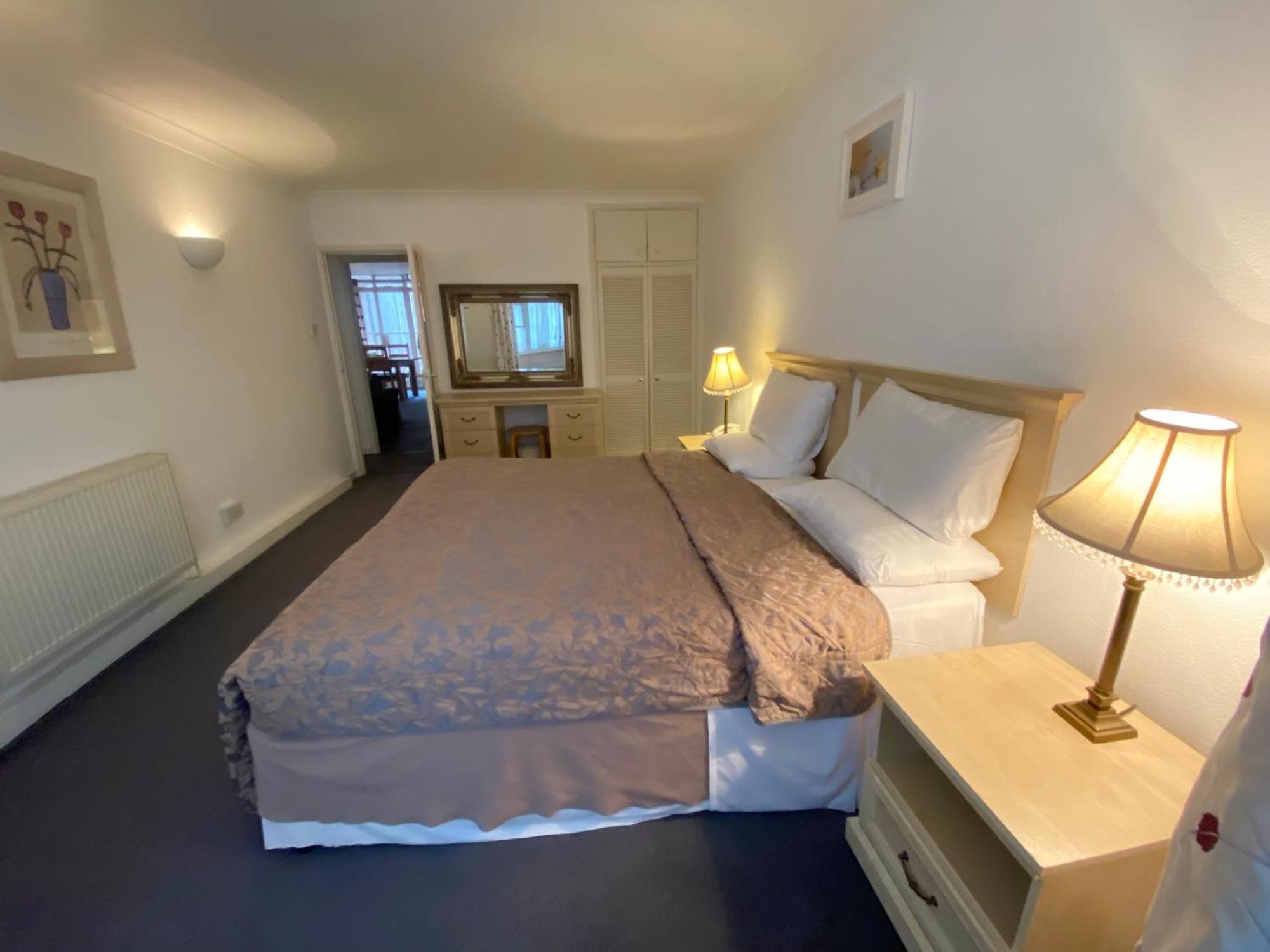 Mayfair Spacious Apartment